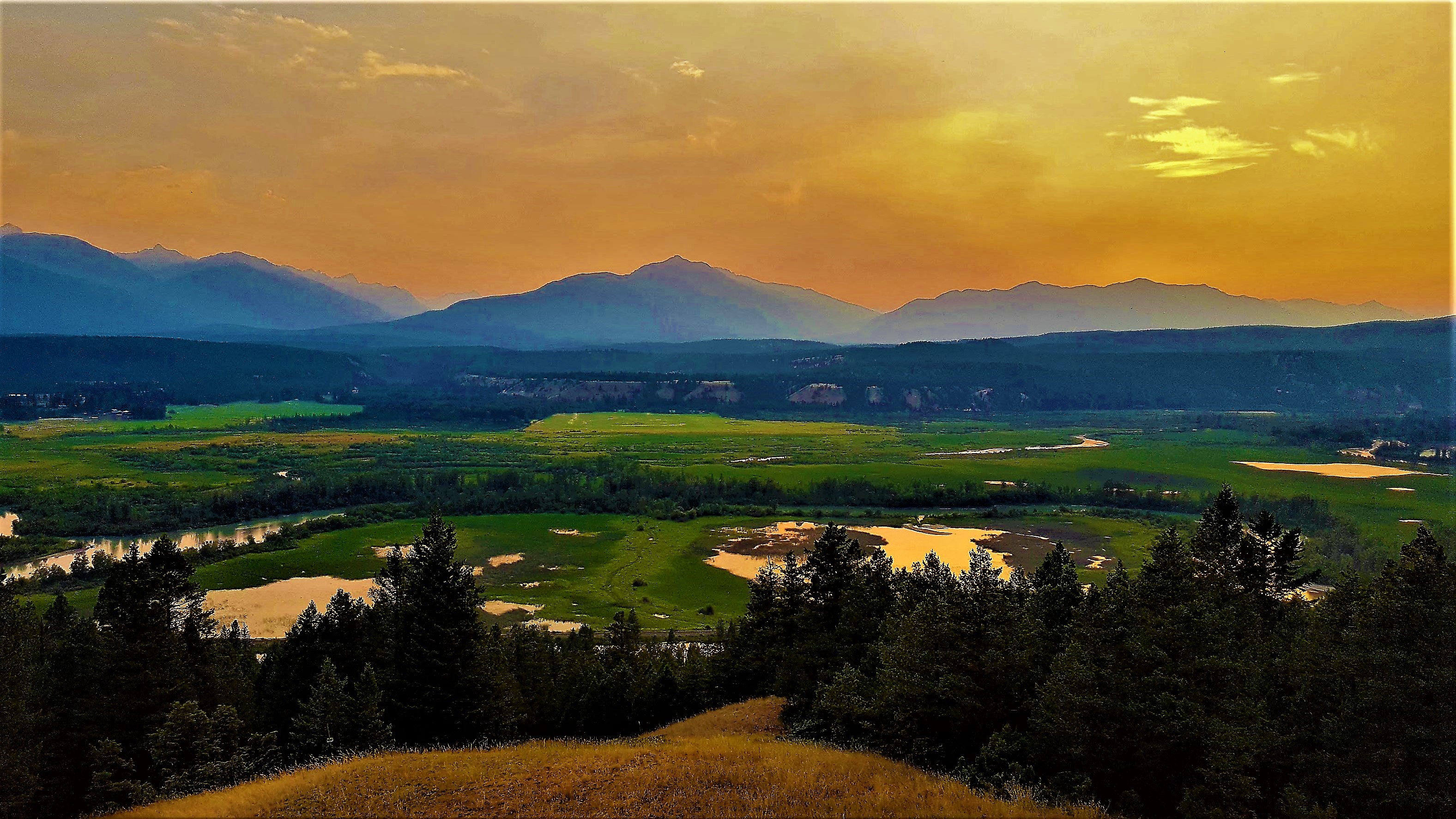 Radium Hot Springs valley