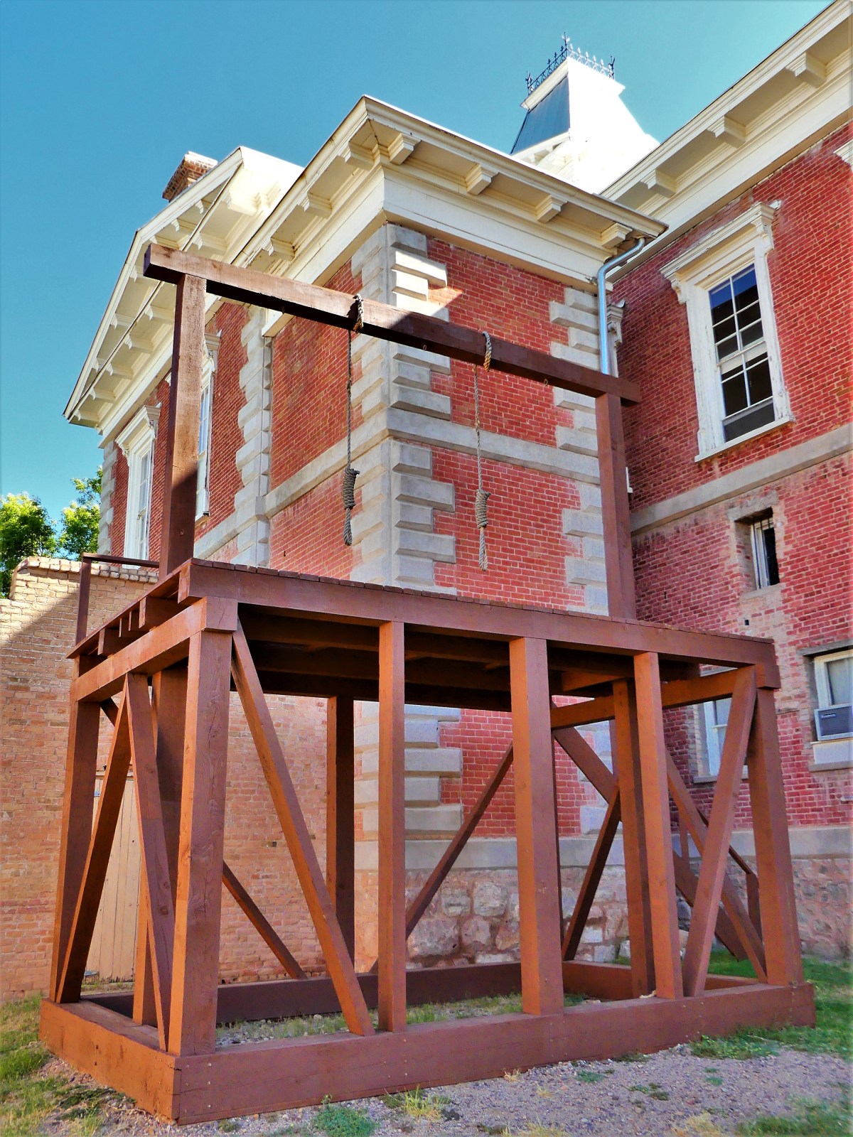 courthouse gallows
