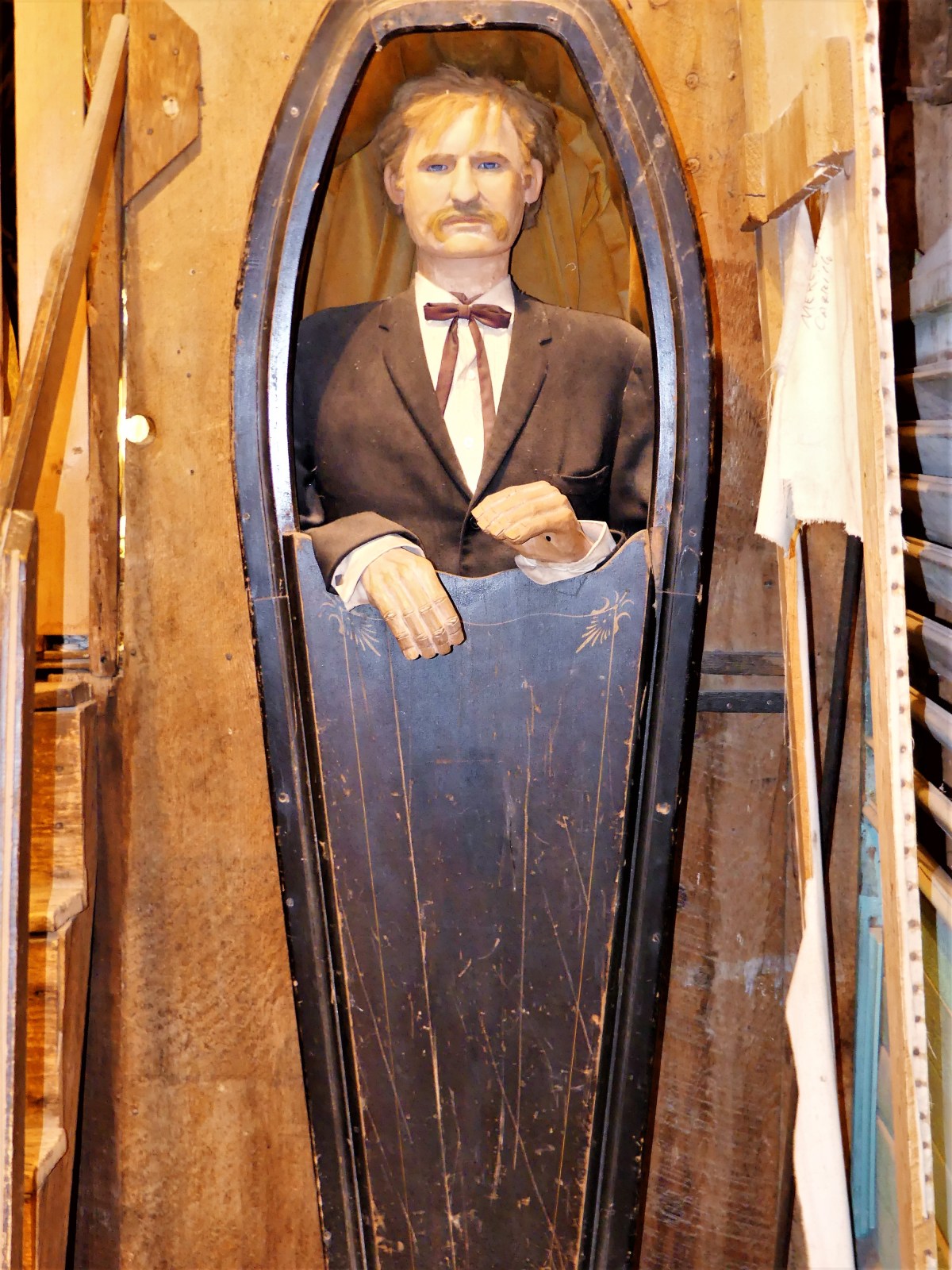 standing coffin