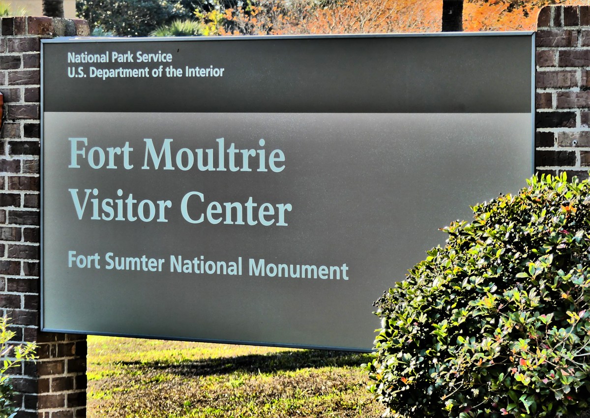 Fort Moultrie sign