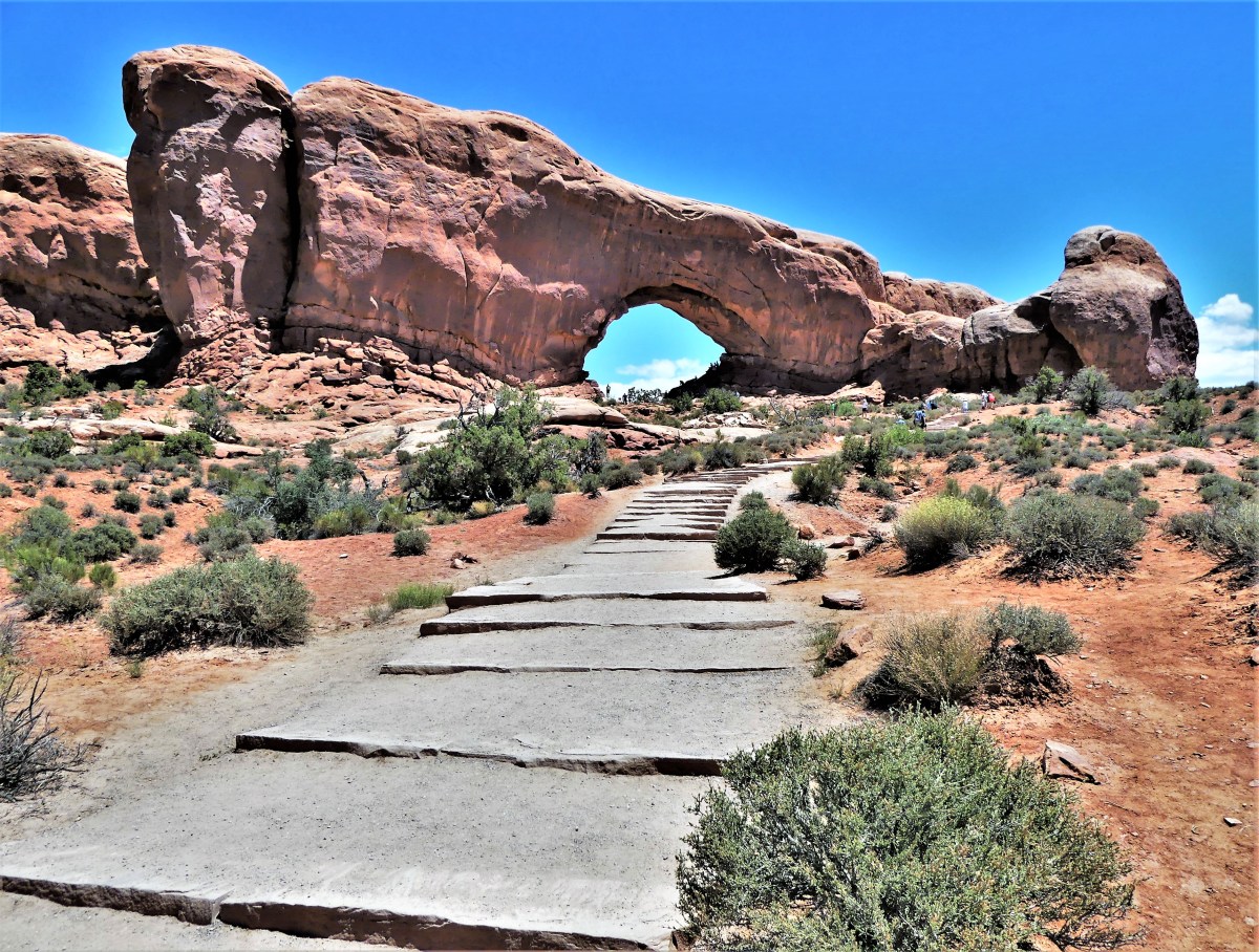Arches Windows trail