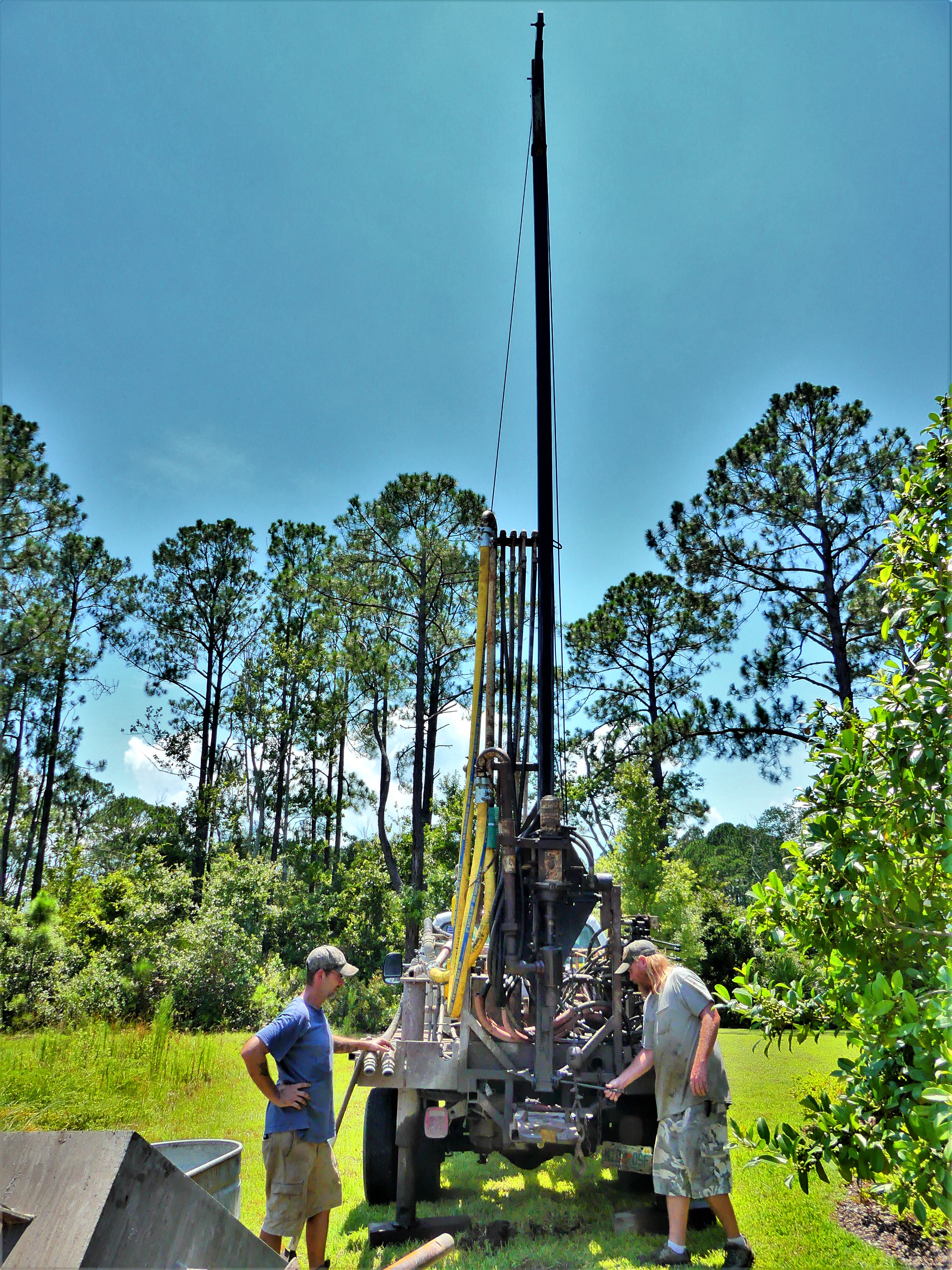 raising the drilling mast