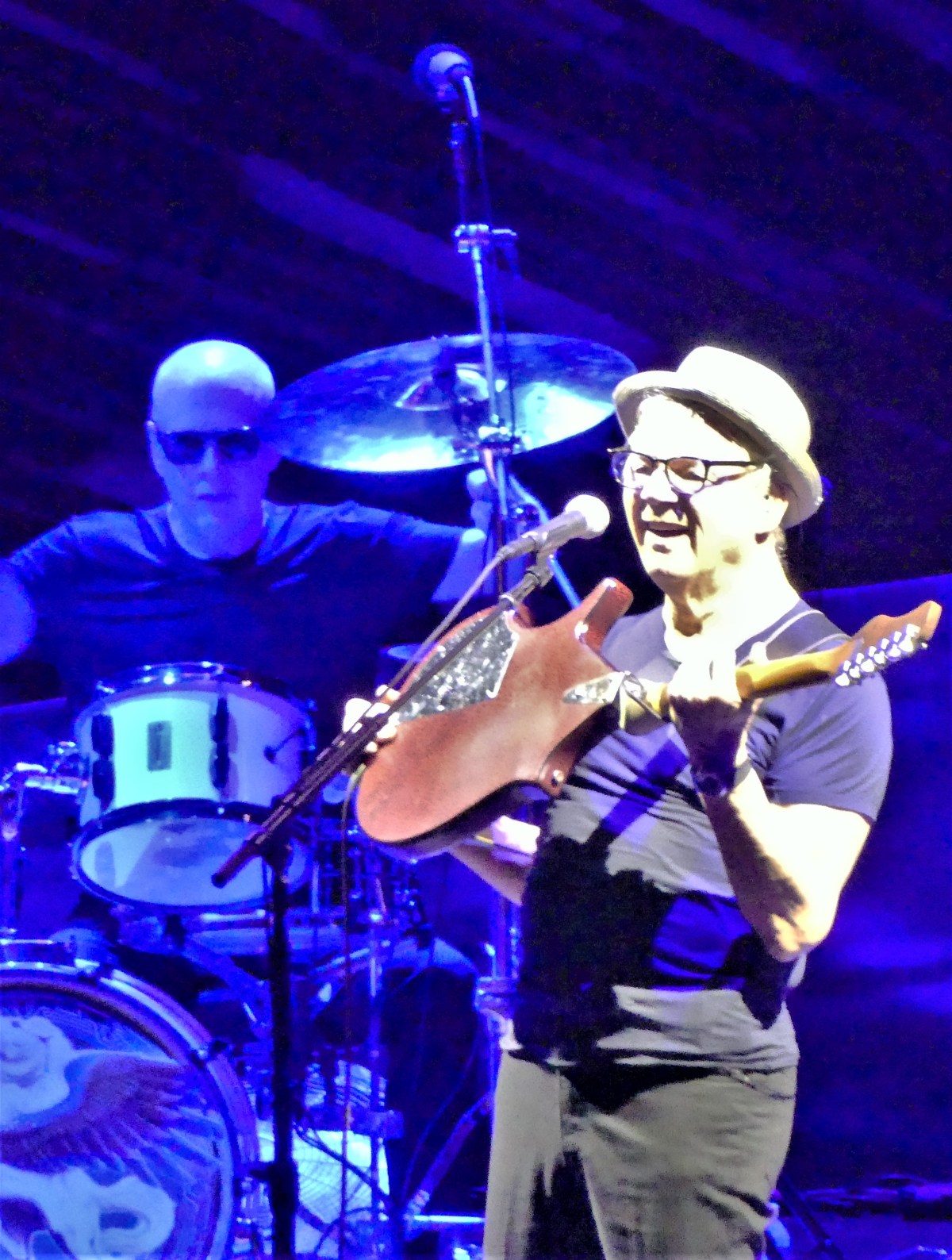 sitar guitar mirror.jpg