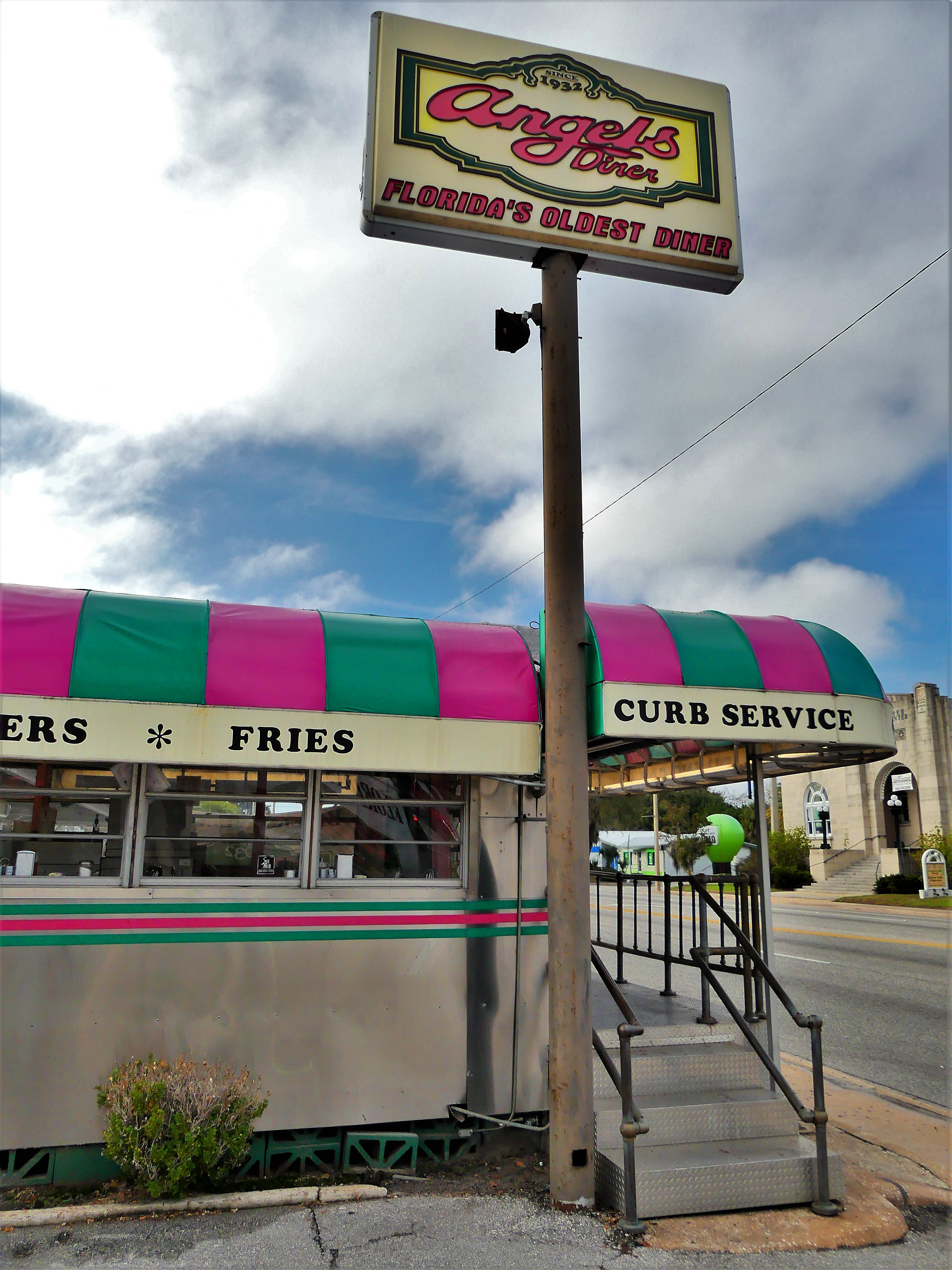 Angels Diner exterior