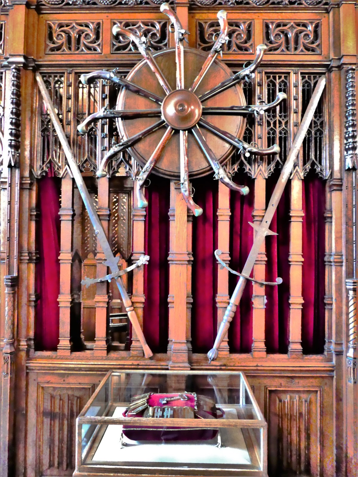 weapons display[2151].jpg