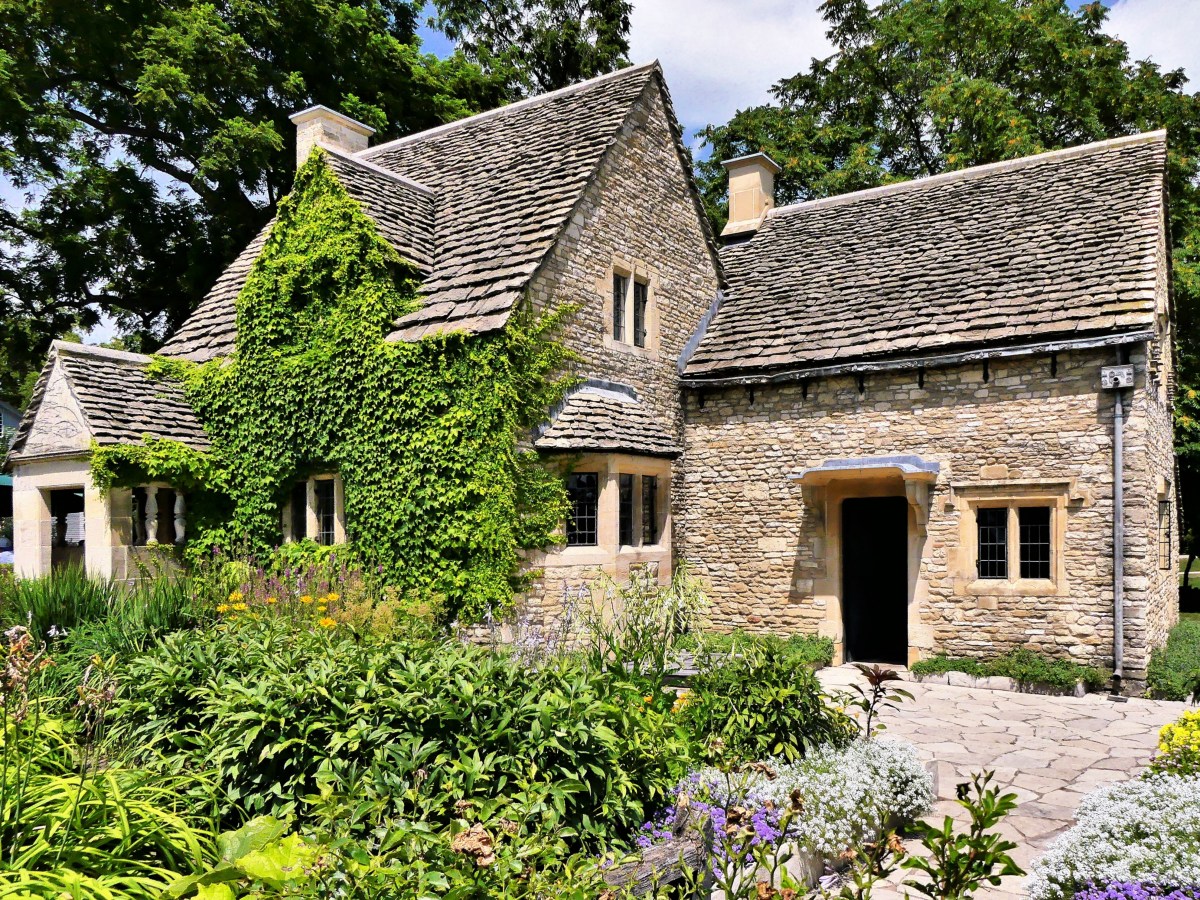 Coswold Cottage