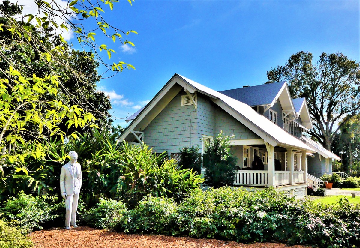 Henry Ford and cottage (2)