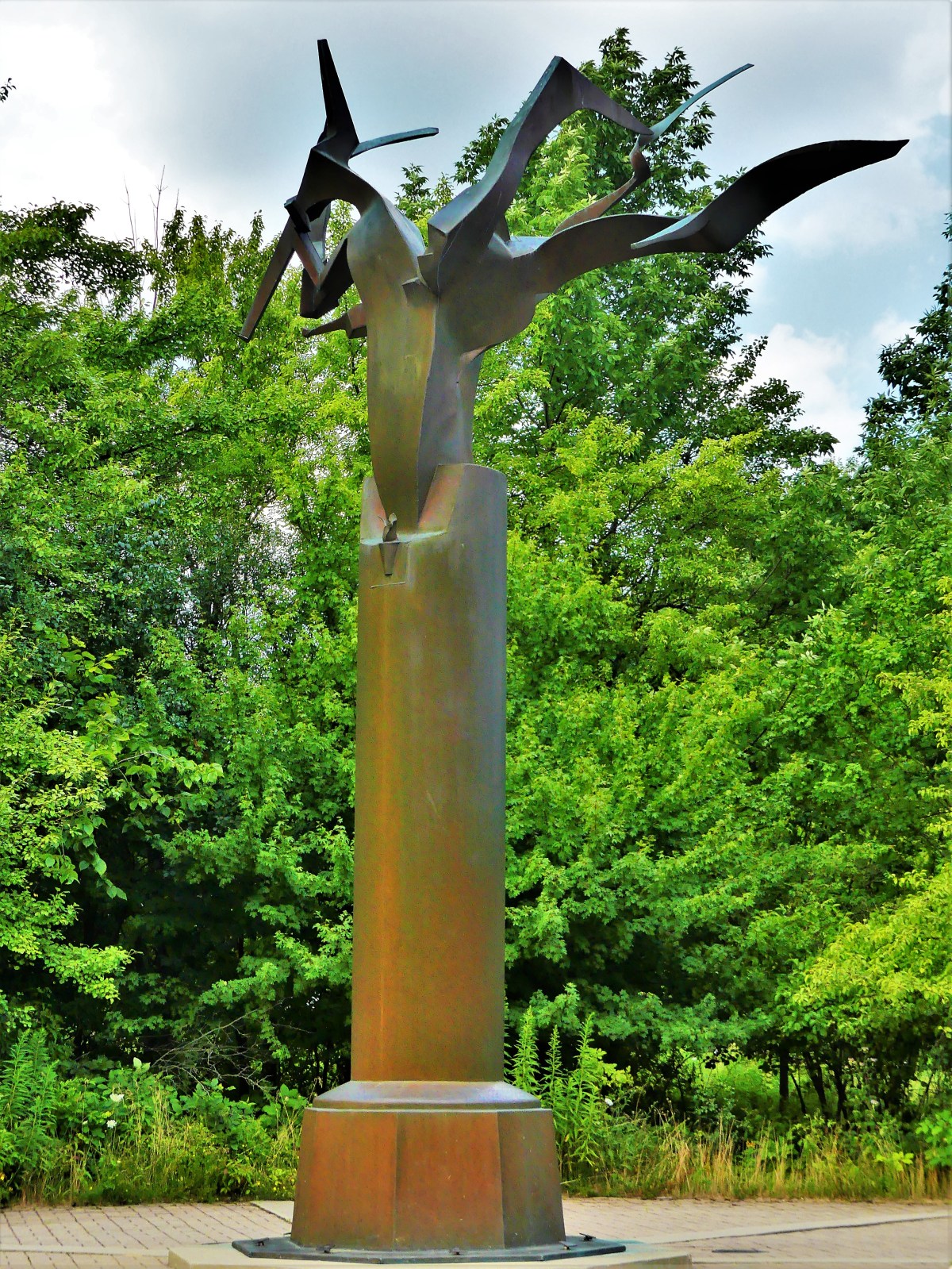 Richard Hunt's Colum of the Free Spirit