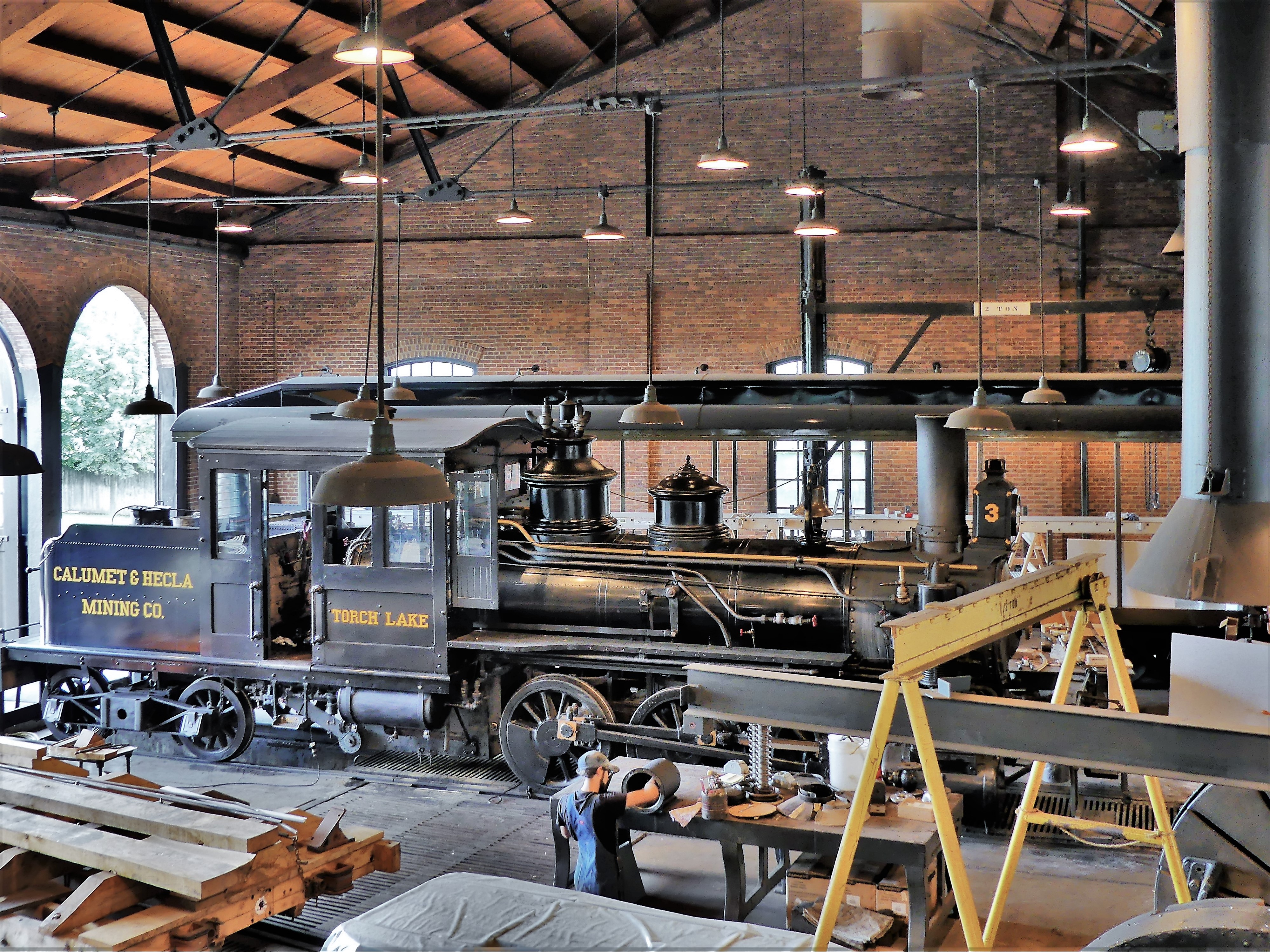 Steam engine roundhouse