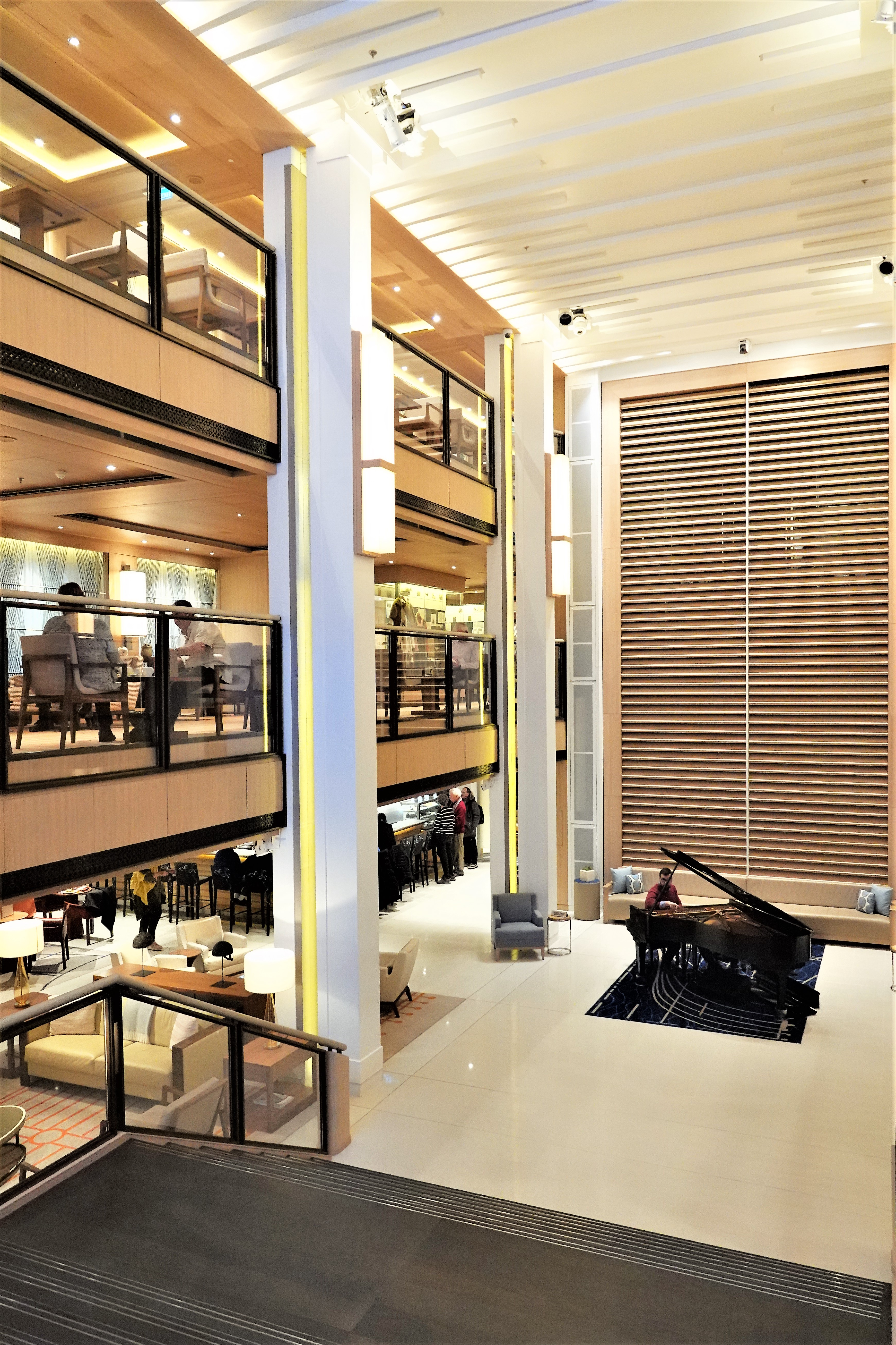 piano atrium