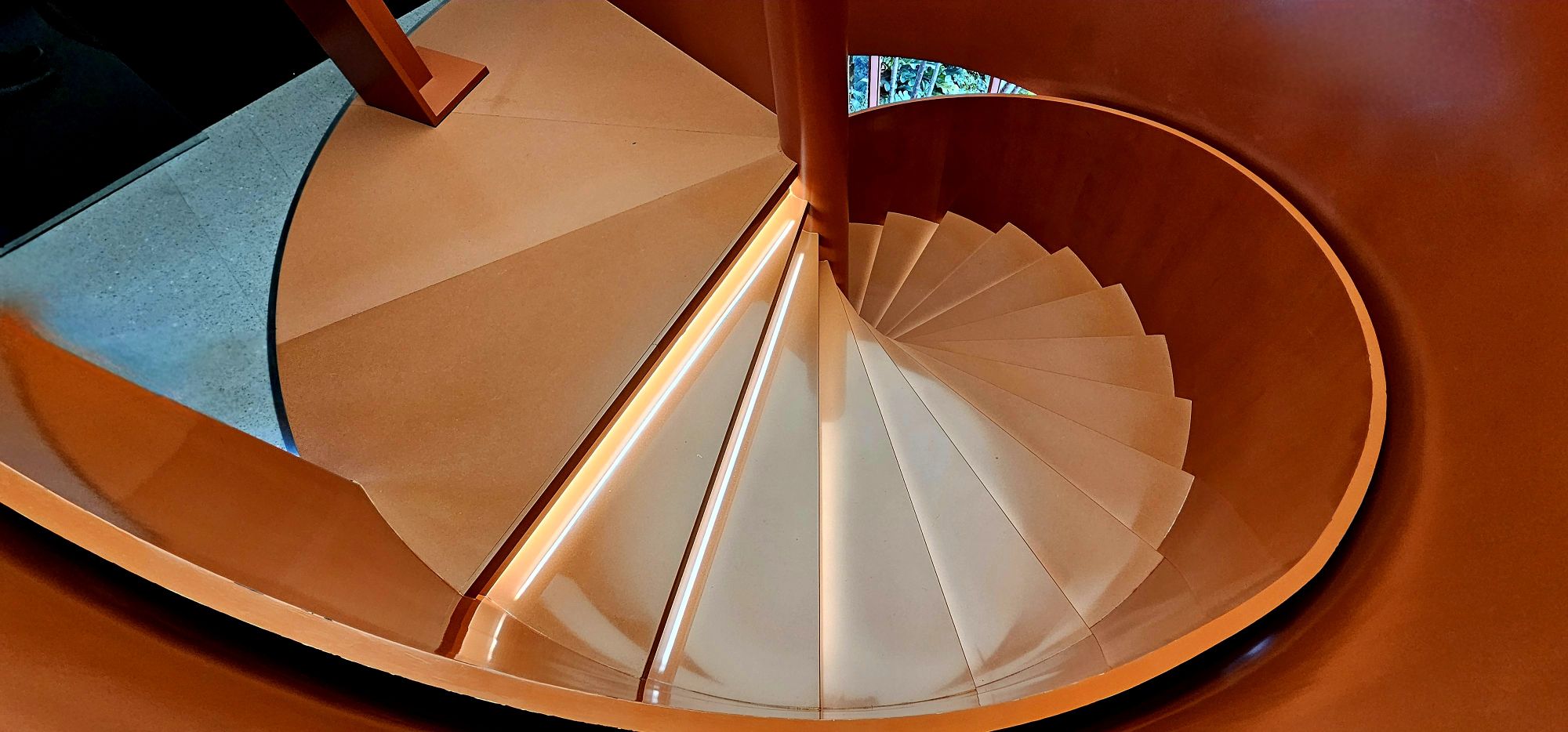 20241208_1307114703568976792433338